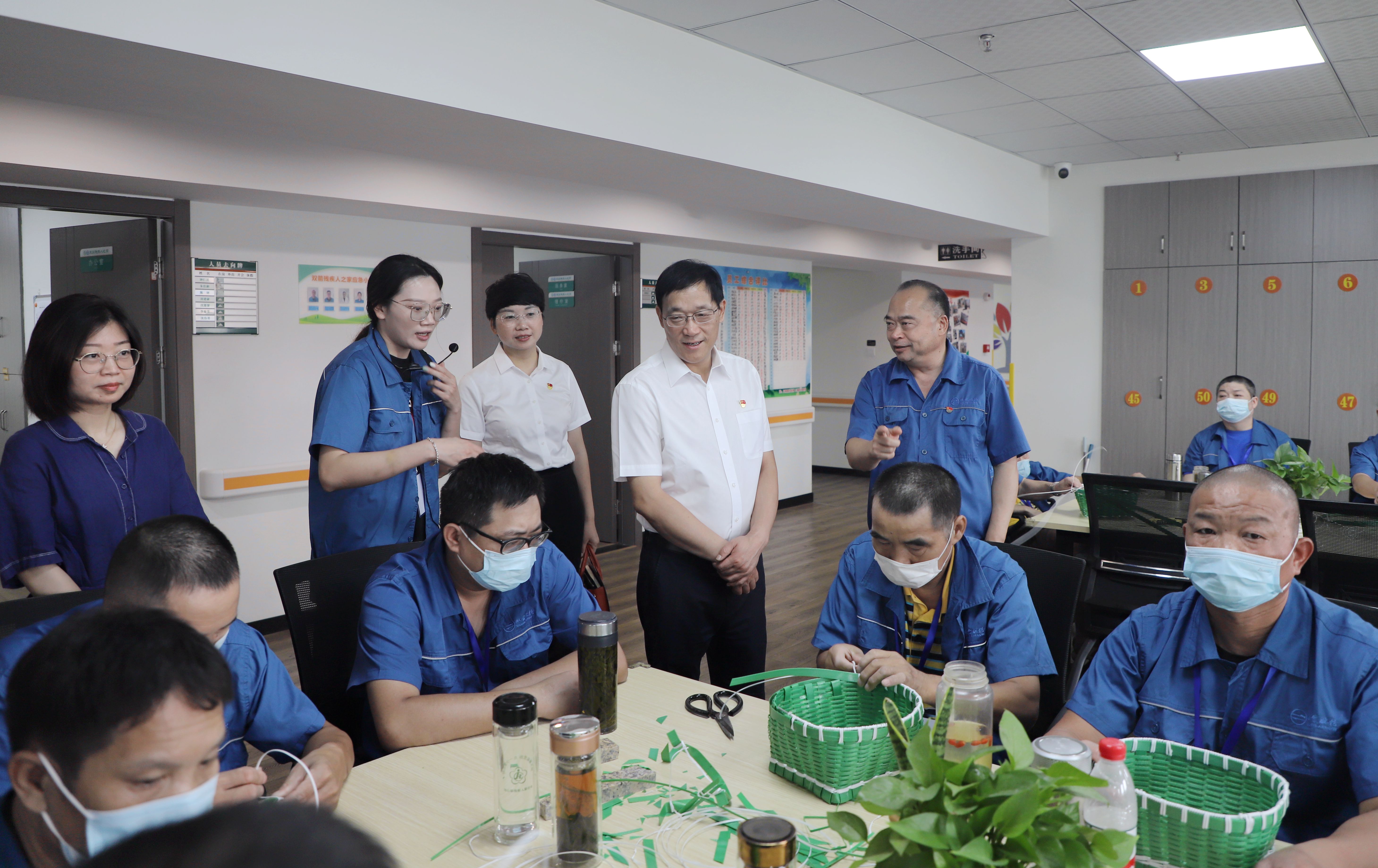 市政协主席陈林根一行莅临首页-澳门(金沙)官网网站首页“残疾人之家”参观考察